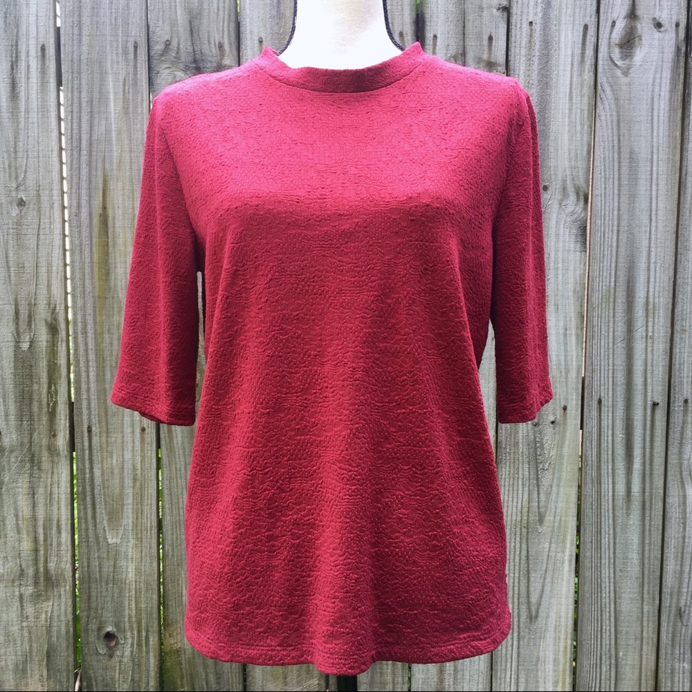 Trouve · Red Half Sleeve Textured Top Sz L